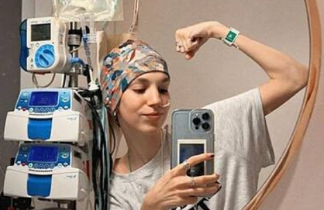 Sfârșit tragic pentru o renumită influenceriță de 20 de ani. La 16 ani a fost diagnosticată cu o boală fatală