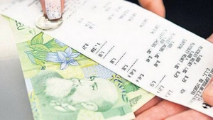 Bacsisul pe bon, obligatoriu de astazi. Persoanele fizice nu mai pot plati cash mai mult de 10.000 lei pe zi