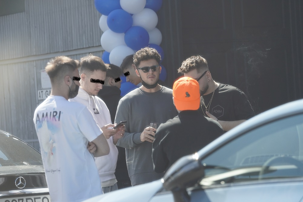 Lino Golden și Mario Fresh, la inaugurarea unei frizerii din Capitală