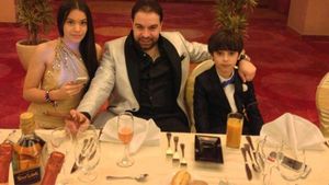 Florin Salam isi iubeste nespus fiica: "Eu mai vreau sa ii mai pun mana pe ici, pe acolo, dar nu ma mai lasa"