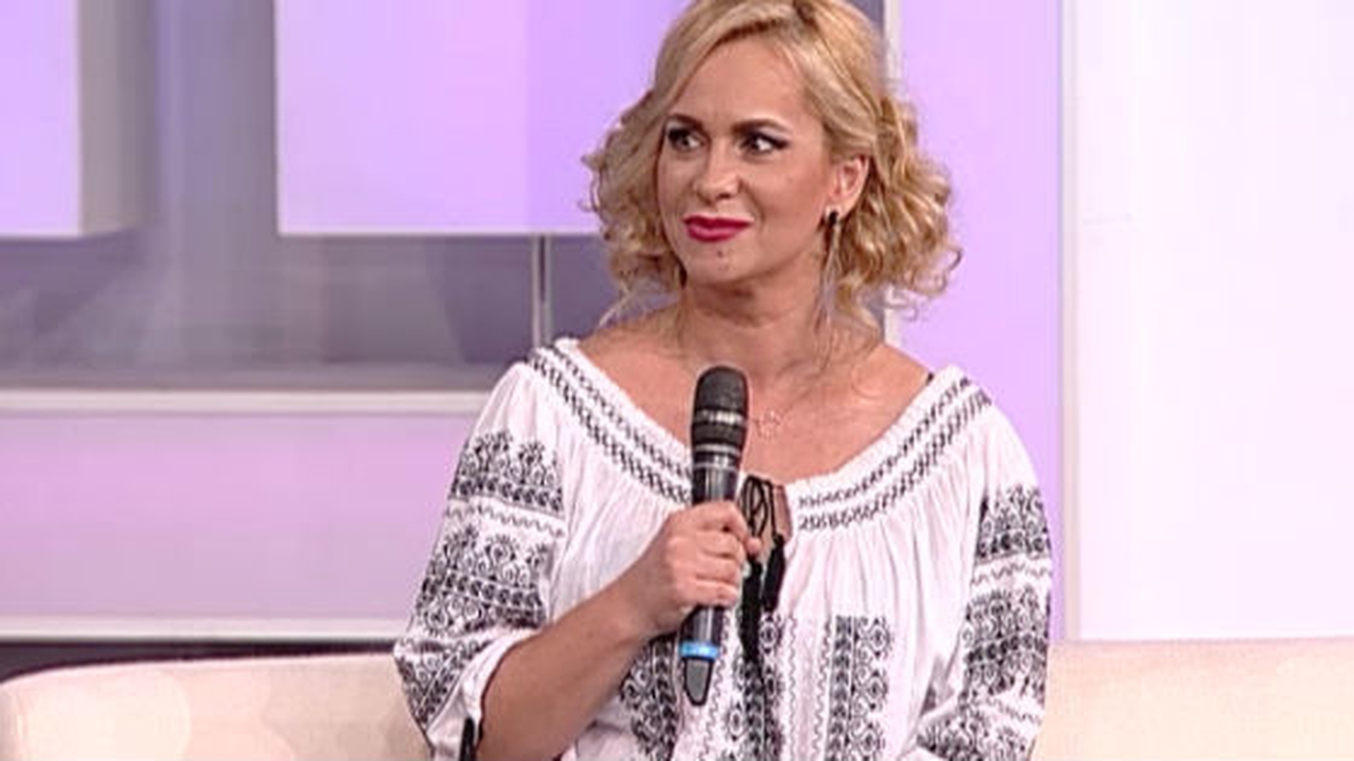 Paula Chirilă a trecut prin momente groaznice! Mama actriţei a fost la un pas de moarte