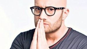 Mihai Bendeac, gest obscen pe melodia lui Dani Mocanu! Ce face actorul în izolare în Săptămâna Mare? VIDEO