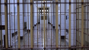 Bărbat condamnat la închisoare, prins în Vâlcea după ce a stat 2 ani în America