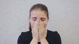 Tragedie pentru o fetiță de 11 ani. Și-a găsit ambii părinți morți, în urma complicațiilor cauzate de coronavirus