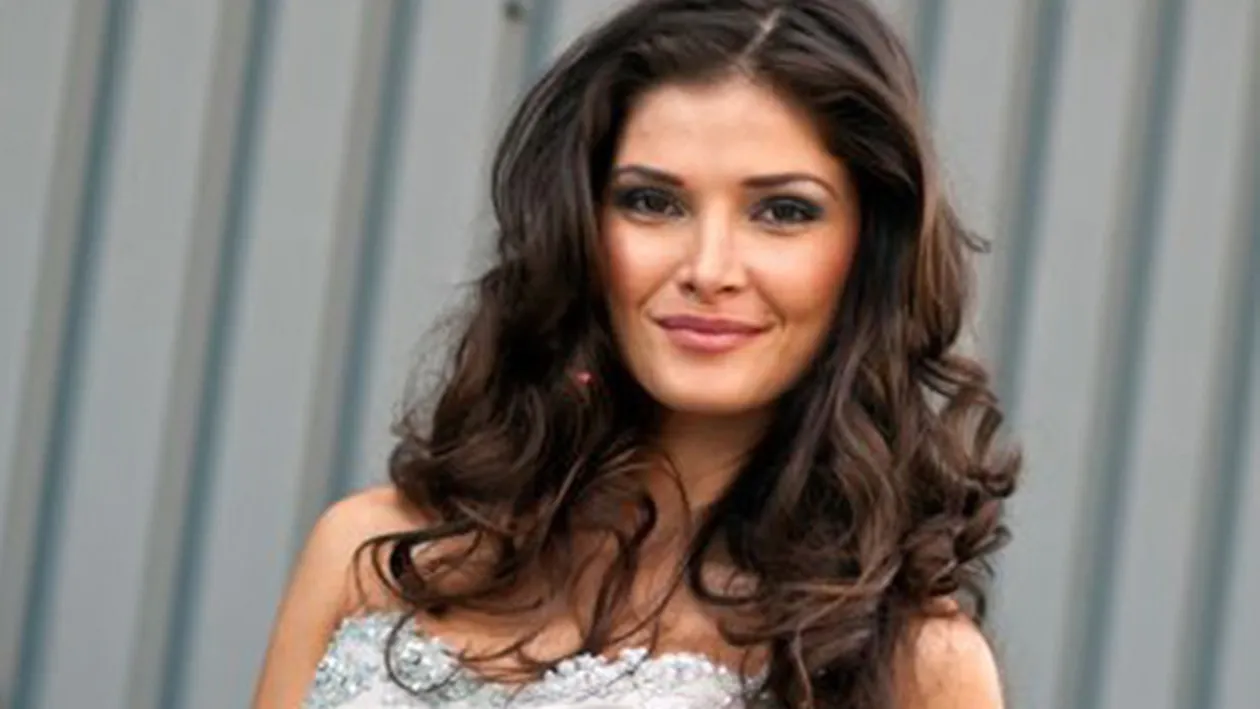 Si-a pus sarcina in pericol! Alina Puscas, obligata sa stea la pat pana va naste!