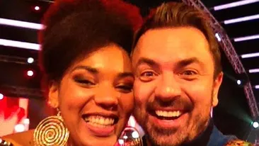 Cea mai neobişnuită postură în care ai văzut-o până acum! Uite-o pe favorita lui Horia Brenciu, Julie Mayaya, pe terasă la Neptun