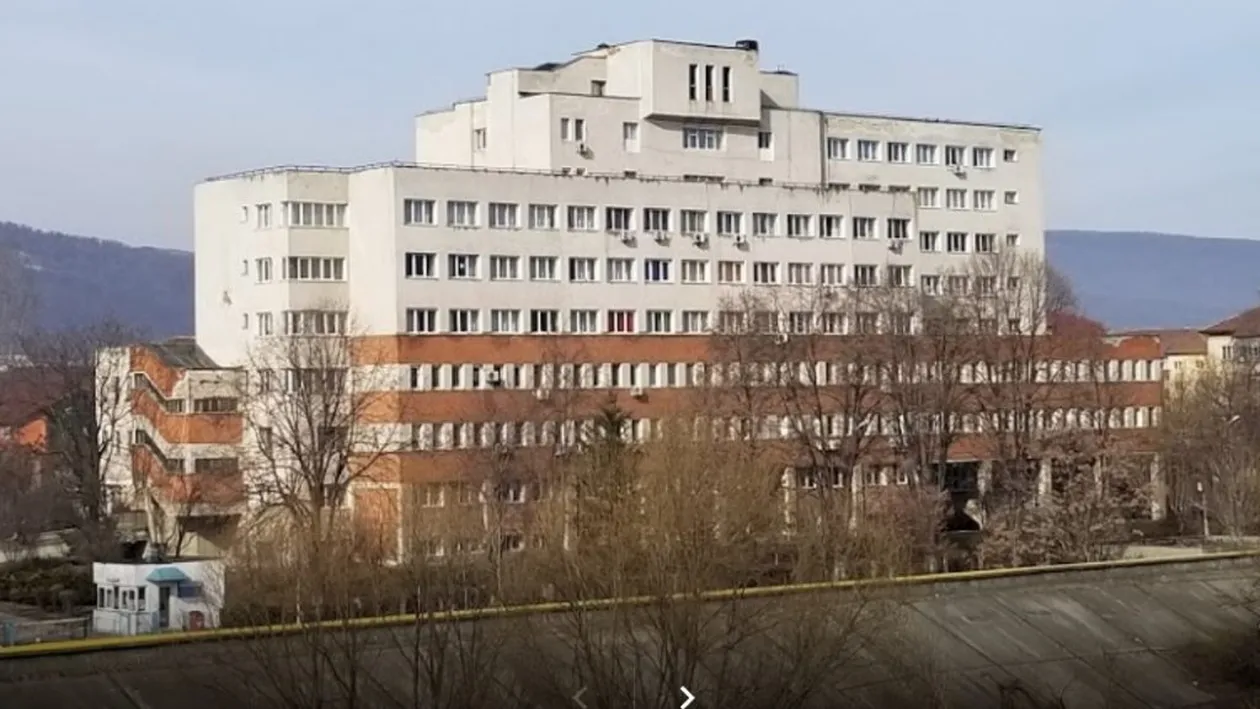 Este anchetă la Maternitatea din Vâlcea! Au apărut imagini cu condiţiile groaznice în care ar fi internate pacientele