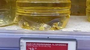 Câți lei a ajuns să coste o sticlă de ulei în Carrefour acum, după plafonarea adaosului comercial