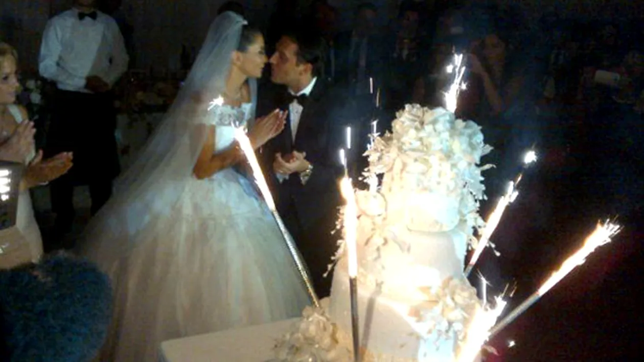Uite ce tort au avut la nunta Elena Basescu si sotul ei!