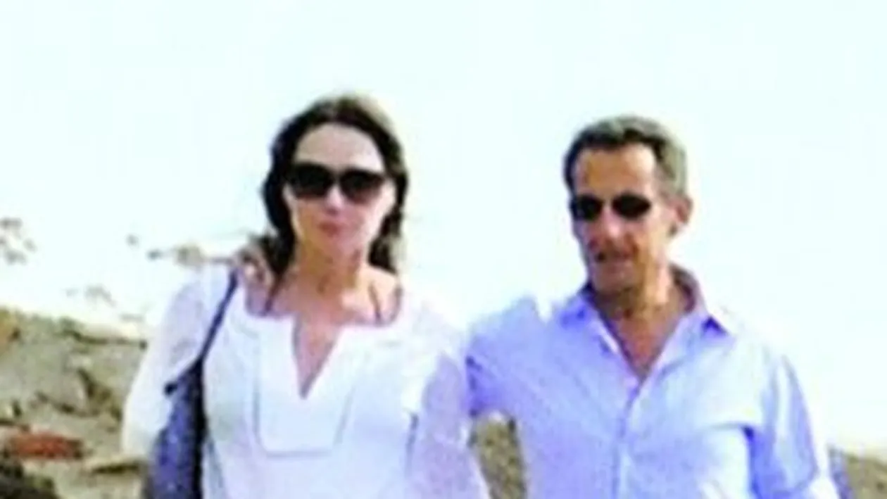 Primele fotografii cu sotia insarcinata a presedintelui francez! Ce i-a mai crescut burta!