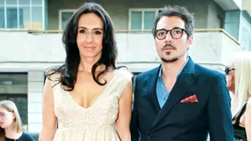 Aparitie sexy la premiera filmului S-a furat mireasa! Alma Sarbu, eleganta si ravisanta intr-o rochie Dana Budeanu