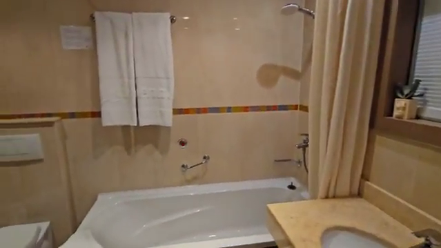Cum arată cazarea de 1.700 de lei pe noapte pe care un român a închiriat-o în Albena, Bulgaria