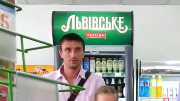 Si-a strans familia, si-a facut bagajele si a spus adio Romaniei! Frumoasa lui sotie se pregateste sa nasca curand