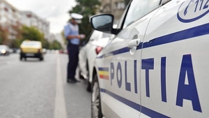 Poliţiştii care l-au prins pe criminalul de la Săpoca: „Când am ajuns, portarul era fugărit de pacient cu o bară metalică“