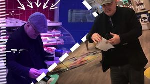 Cu ce își ocupă timpul Florin Călinescu când nu este în juriu la “Românii au talent”. L-am filmat la…