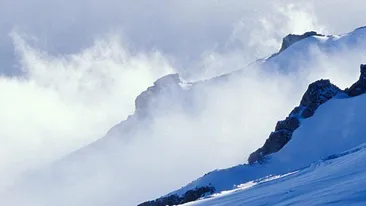 Rafale de vant de peste 250 de kilometri pe ora in zone de varf din Alpii elvetieni