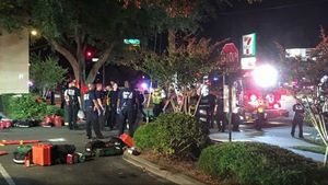 Cel mai sângeros atac armat din istoria ţării! 50 de morţi şi 53 de răniţi la clubul gay din Orlando