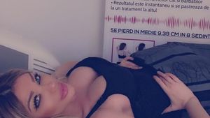 BIANCA DRĂGUŞANU face eforturi să îşi revină după ce a născut! La ce a apelat pentru a scăpa de grăsimea de pe burtă:,,Din cauza tăieturii nu simt …‘’