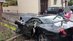 Accident într-o comună din Alba! Un bolid Ferarri a fost făcut praf