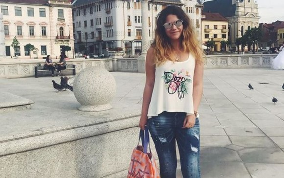 Această studentă la Medicină şi-a pus capăt zilelor şi s-a aruncat de pe un bloc din Oradea. Era olimpică de nota 10, iar gestul ei a şocat pe toată lumea