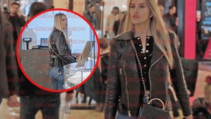 Iubita lui Horațiu Potra, coafată și radiantă, a spart banii la mall. Rădăcinile negre au dispărut peste noapte