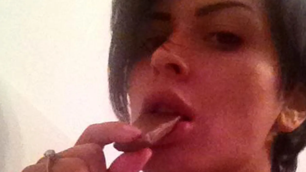 Ce tupeu! Pamfile i-a furat iubitul unei amice, i-a dat o replica geniala si a amenintat-o cand a fost deconspirata!