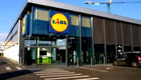 Românii năvălesc la Lidl pentru produsul de 3 lei vândut înainte de Crăciun. Ce program au supermarketurile retailerului german