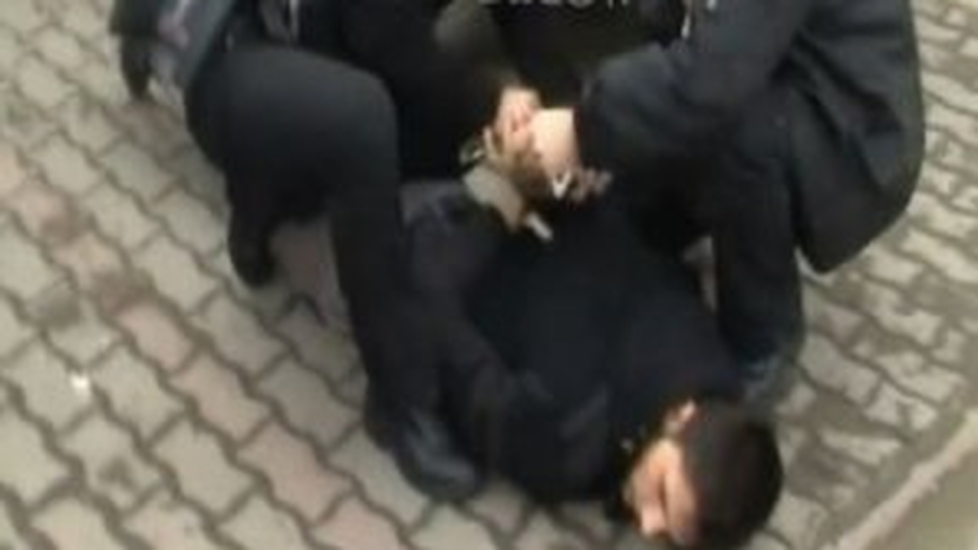 A incercat sa fuga din tara cu drogurile in chiloti! Un iranian a socat angajatii aeroportului “Henri Coanda” cand s-a dezbracat