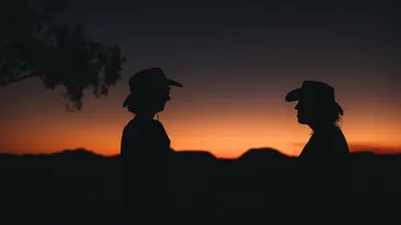 Scenariu desprins parcă din filmele de groază! S-a împrietenit cu cel care plănuia să o omoare. Cum a descoperit totul