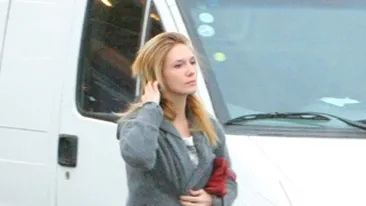 Adela Popescu n-a gasit o rama foto pe gustul ei! A plecat cu mainile goale de la cumparaturi