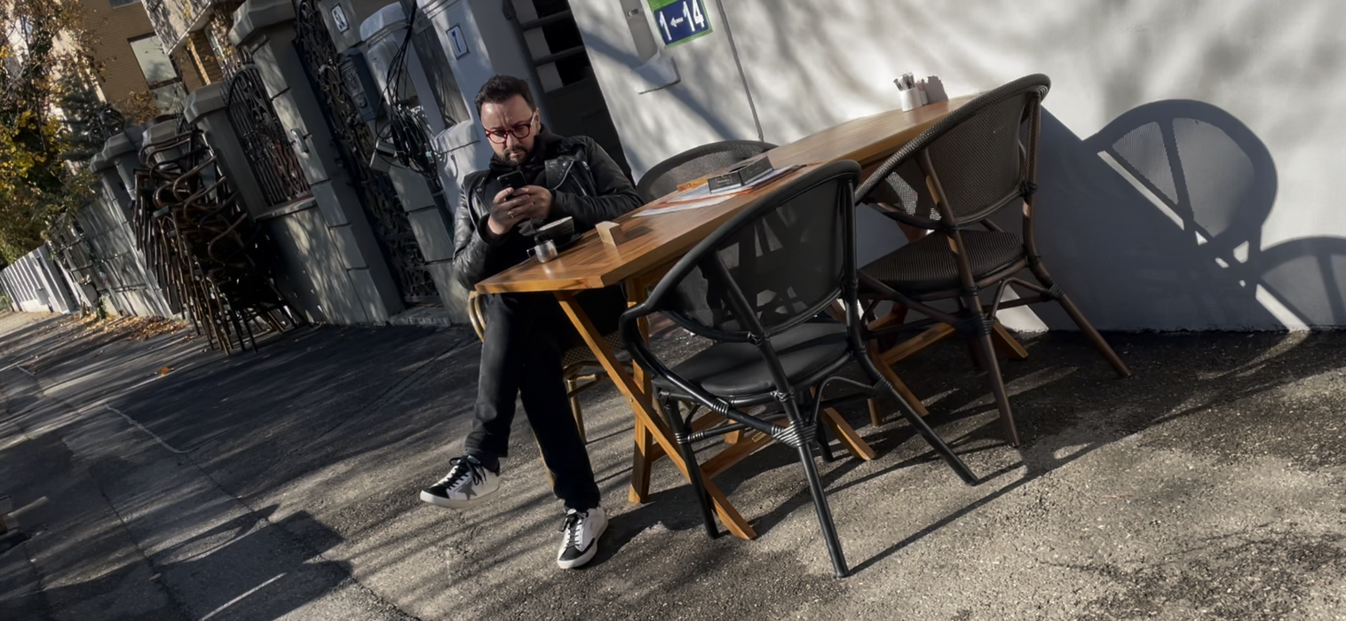 Cătălin Măruță, la o cafea (Foto: CANCAN.RO)