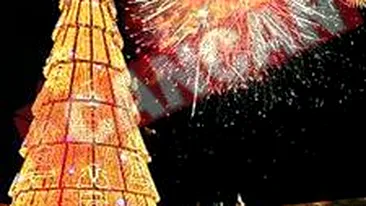 Capitala - calamitata, dar cu cel mai inalt brad de Craciun