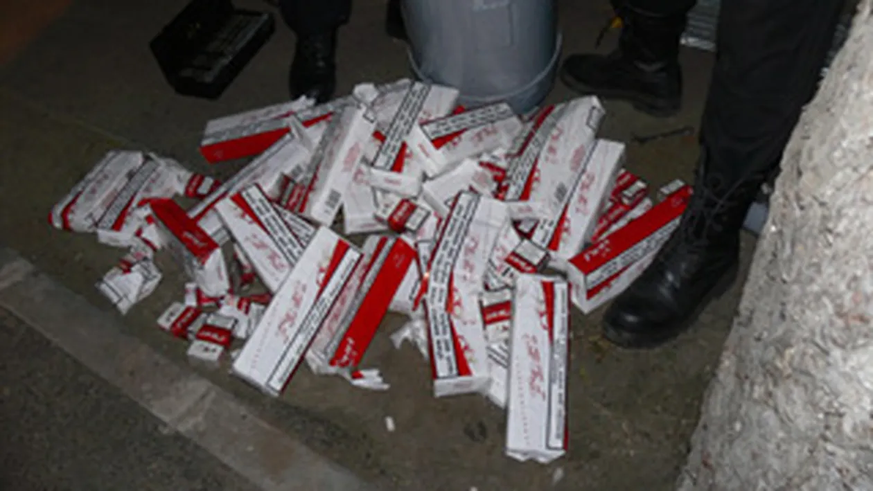 Pana unde merge mintea romanului? Au ascuns tigarile in butelia de gaz a masinii!