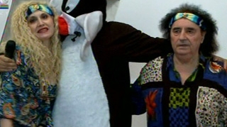 VIDEO Marian Nistor, la un pas sa bata un barbat la filmarea unui spot publicitar! Mascota din reclama i-a pus mana pe fund sotiei lui: "Il calcam in picioare! Nu se mai putea!"