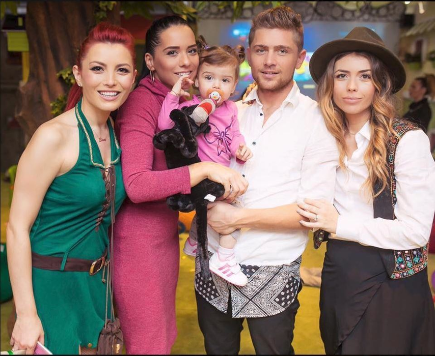 A divorțat în secret! Drama din familia cântăreței Elena Gheorghe