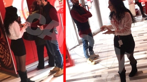 “Combinatozaurul” Dan Bordeianu si-a reparat telefonul pe...vrajeala! Cum a sedus o angajata a operatorului!
