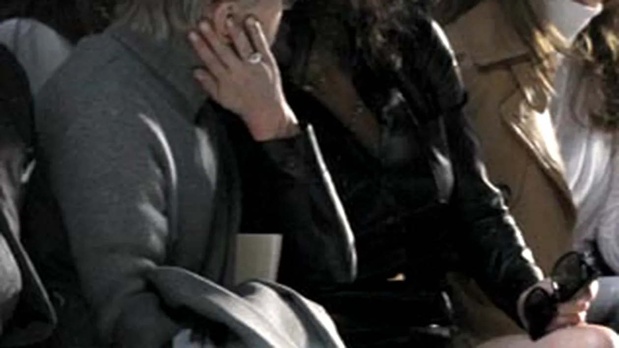 Catherine Zeta-Jones si Michael Douglas iubareti la o prezentare de moda