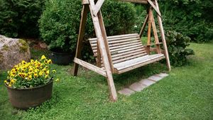 (P) Cum poți amenaja curtea interioară de la bloc împreună cu vecinii