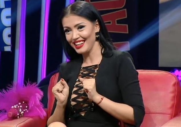 Decolteul ANDREEI MANTEA a cucerit-o până şi pe IULIA ALBU! „Se iroseşte bunăciune de…”