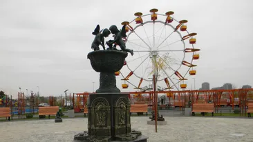 Bucurestenii pot sa bea apa cu “proprietati terapeutice” din noua “Fantana Arghezi”