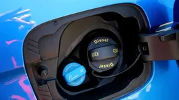 Prețul benzinei la pompă, la mijlocul săptămânii: cât plătesc șoferii în marile orașe din România