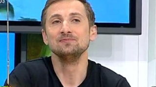 VIDEO Dani Otil si-a facut aparitia la nunta lui Pepe cu adidasii uzi si plini de noroi! "Maruta m-a intrebat cand ma insor"