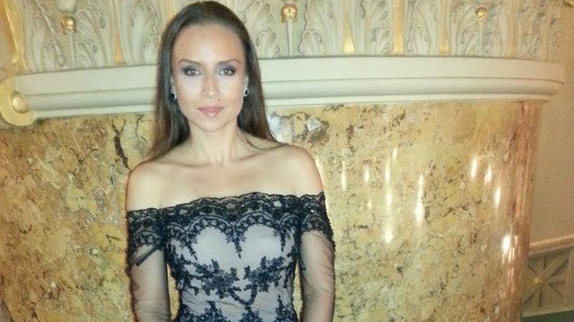 Era mai cunoscuta decat Loredana Chivu, dar acum nu-si mai gaseste loc pe “sticla”! A fost tepuita de Razvan si Dani