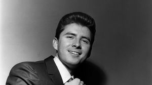 Doliu în lumea muzicii. Un cunoscut cântăreț de muzică pop a murit la 86 de ani