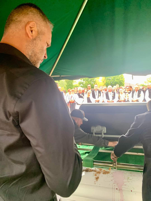 Cristina Irimie, profesoara ucisă în atacul armat din SUA, a fost înmormântată. Imaginile durerii!