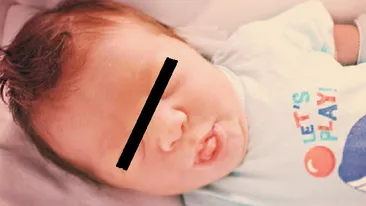 Florin Grozea ii tine un jurnal fiului sau care s-a nascut acum o luna. Il fotografiaza zilnic, in toate ipostazele!