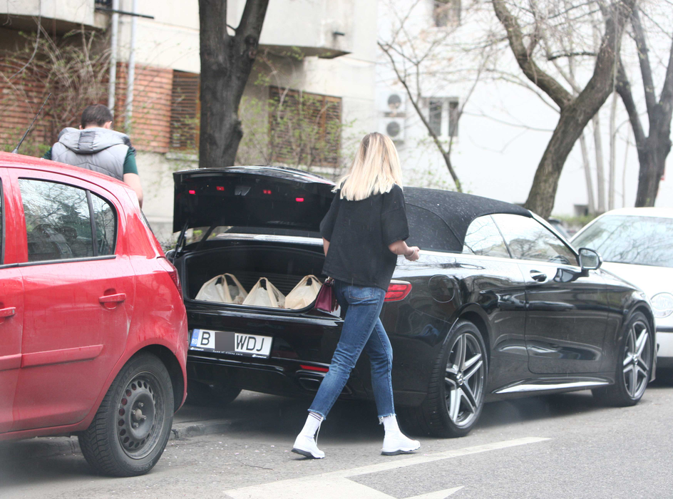 Sorin Boureanu și iubita lui, Raluca Hurmuzache, au cumpărat cozonaci cu o decapotabila de 150.000 de euro
