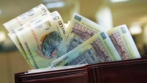 Decretul a fost semnat! Anumiți salariați se vor trezi cu majorări!