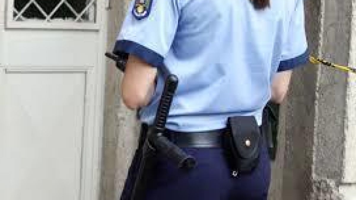 Gestul incredibil al unei polițiste din Ploiești! A fost trimisă în judecată pentru că și-a spionat familia