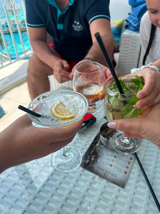 A crezut că nu vede bine! Ce a primit să mănânce o româncă, la „ultra all inclusive” în Turcia